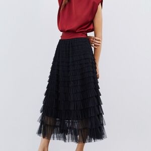 NWOT tiered tulle midi skirt